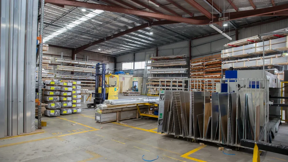 Assess Your Warehouse Needs Before Choosing an Electric Forklift For Warehouse Use