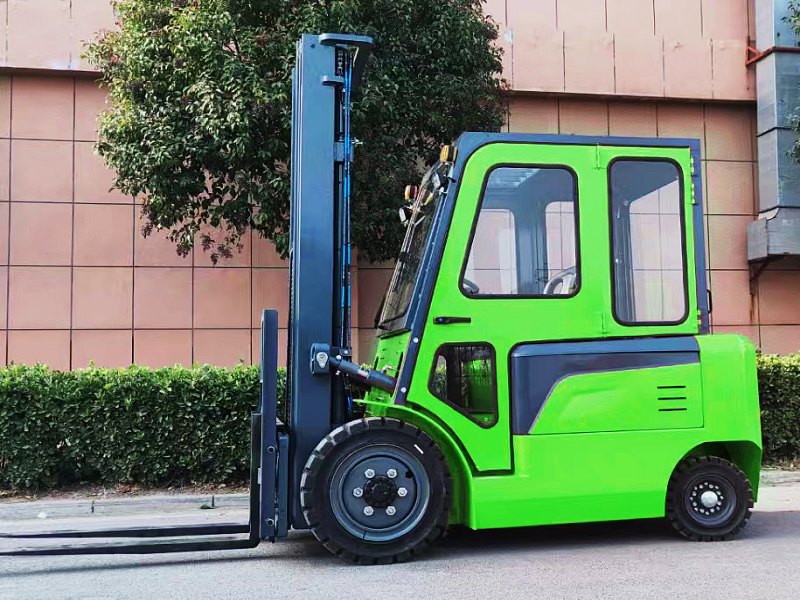 سيتم إرسال وحدة واحدة من الرافعة الشوكية NEOforklift المخصصة 3 أطنان للرافعة الشوكية ببطارية Li-ion إلى العميل